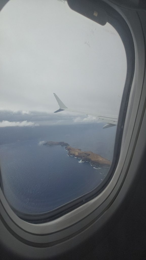 Luchtfoto van Sao Lorenco bij aankomst op Madeira.